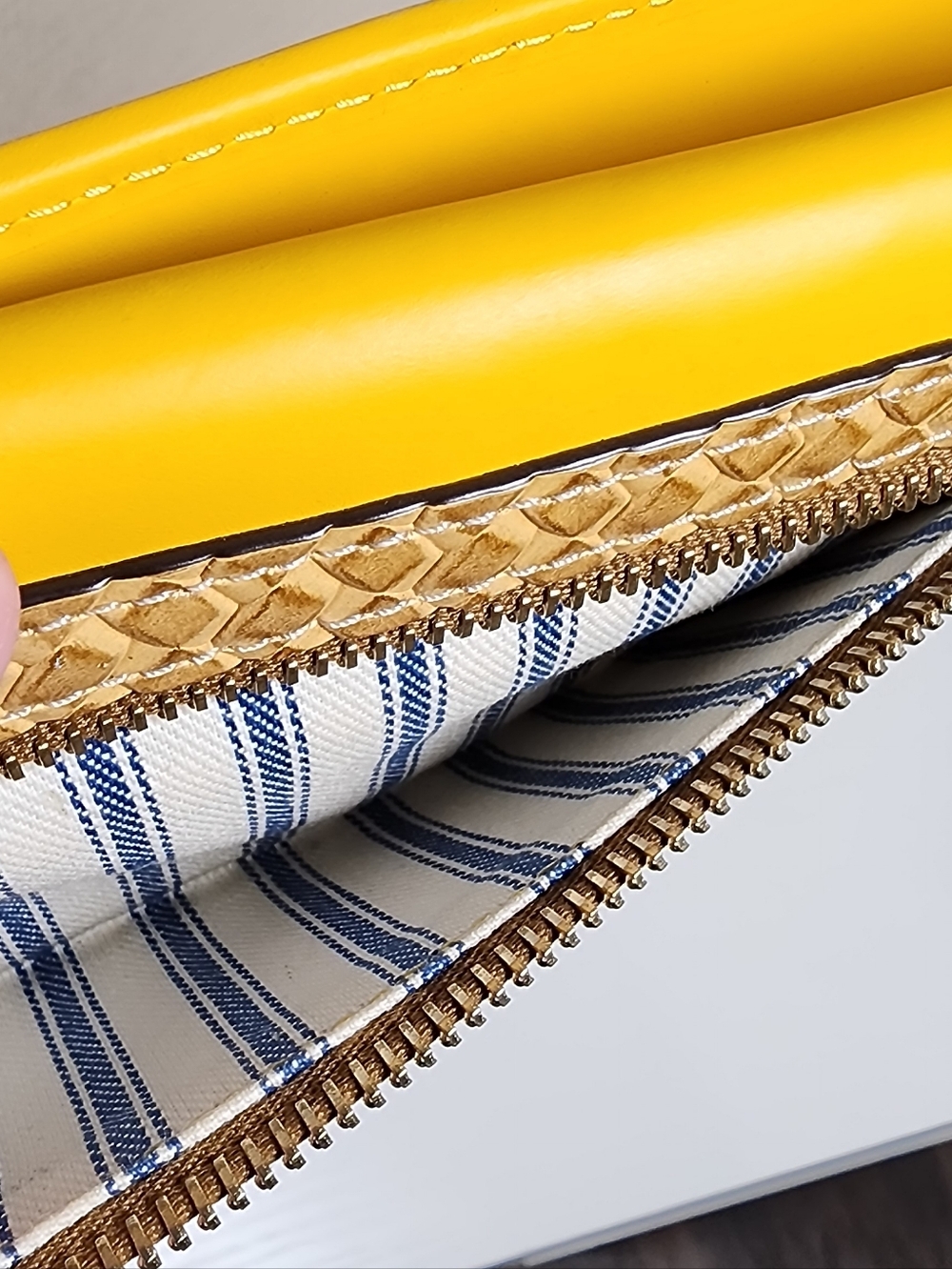 Dooney & Bourke Wallet - Picture 9 of 10